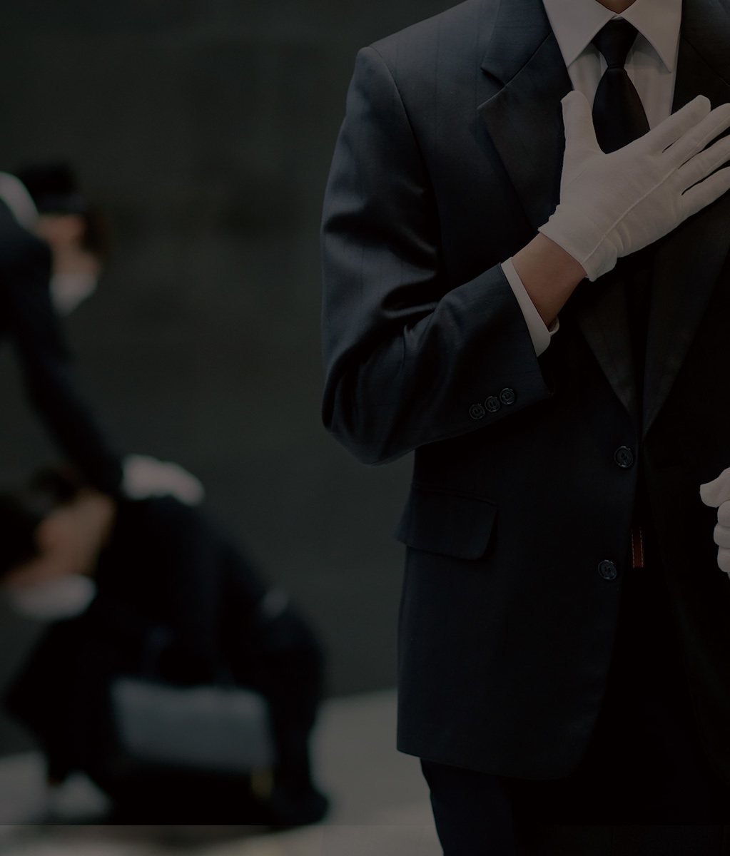 품격 있는 이별, 따뜻한 동행|사랑하는 사람과의 이별은 아픔과 슬픔이 가득한 시간입니다.<br>그러나 우리는 그 이별이 따뜻한 기억으로 남을 수 있도록 최선을 다해 돕겠습니다.<br>공공상조㈜는 세심한 배려와 정성을 다한 준비로 당신의 소중한 사람을 존중하며, 마지막 길을 존엄하게 모십니다.
